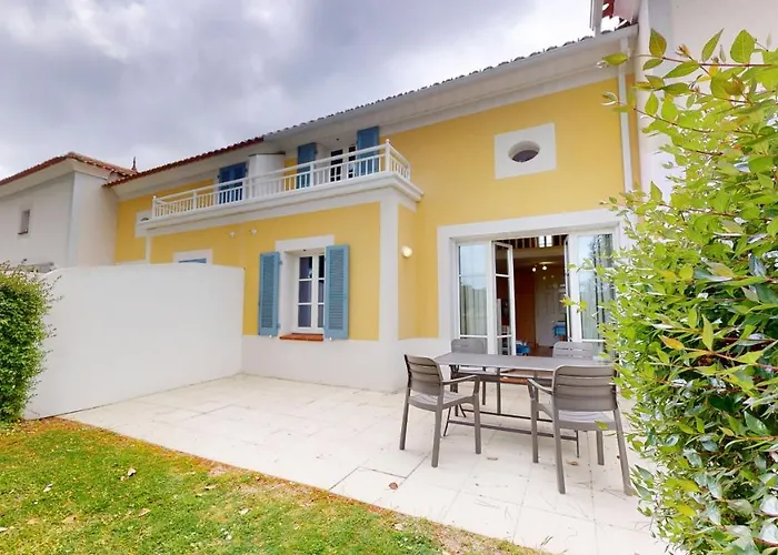 Le Des Fontenelles Дом отдыха *