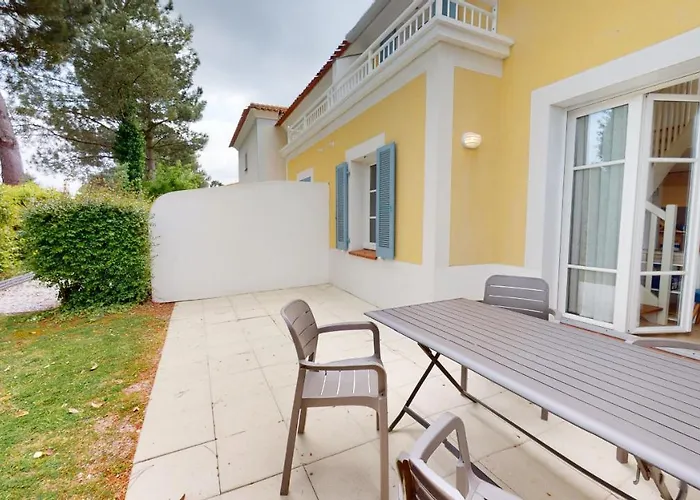 Le Des Fontenelles Дом отдыха *